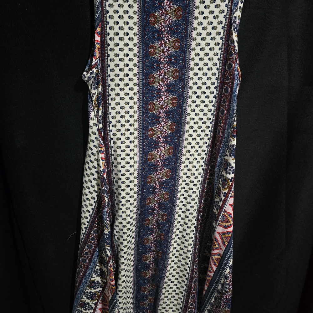 Discreet Multicolor Patterned Mini Dress - Picture 4 of 5